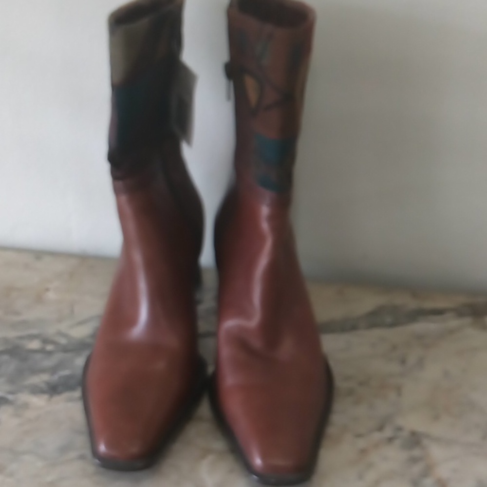 Boots - Picture 2 of 4